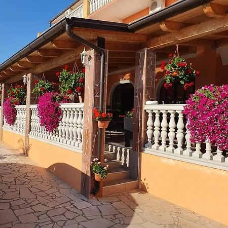 Villa Nikolina メドゥリン エクステリア 写真